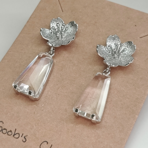 FINAL CLEARANCE NEW HANDMADE RHODIUM COPPER STUD FLOWER EARRINGS CLEAR CRYSTAL - Picture 3 of 7